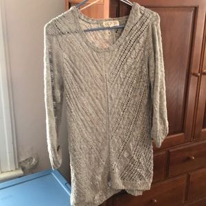 Long sleeved gray sweater - size m